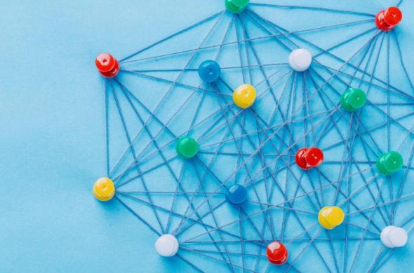 connecting thumbtacks